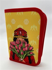 {{productViewItem.photos[photoViewList.activeNavIndex].Alt || productViewItem.photos[photoViewList.activeNavIndex].Description || 'Пенал в Этно стиле 5 красный'}}